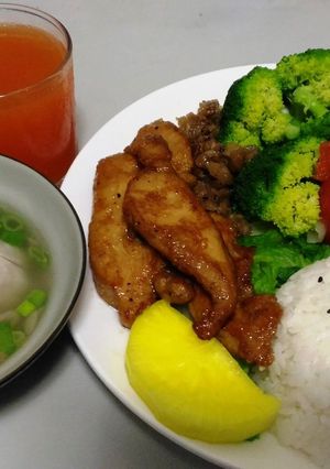 人生無趣只剩吃超豪華套餐 的食譜成品照片