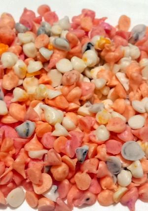 રેઇનબો ચોકો ચિપ્સ (rainbow choco chips recipe in Gujarati) રેસીપી મુખ્ય ફોટો