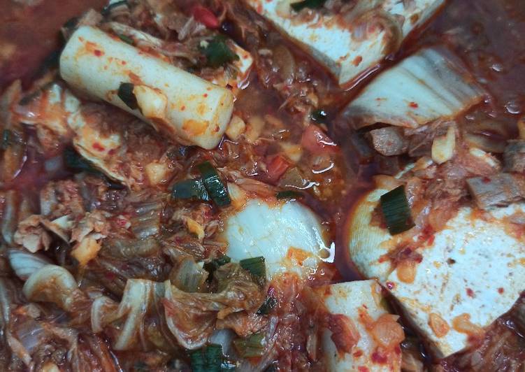 Resep Tuna kimchi soup #Korean food Anti Gagal