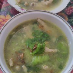Sop ceker ayam + oyong/gambas/blutru A picture of Sop ceker ayam + oyong/gambas/blutru.