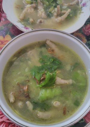 A picture of Sop ceker ayam + oyong/gambas/blutru.