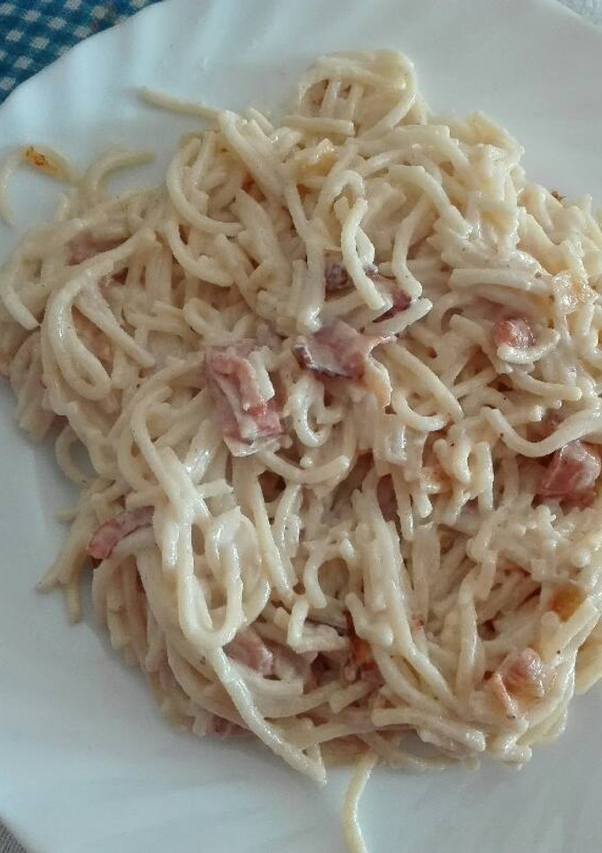Una foto de Espaguetis a la carbonara
