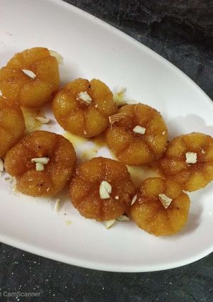 A picture of Suji kesari petha.