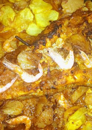 Una foto de Merluza rellena de mejillones y gambas al ajillo en salsa americana (Made in Petina)