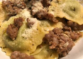 How To Serving Recipe Easy Ravioli in a sausage garlic and wine sauce Delicious