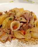 Conchiglie con Muscolo di Vitello, Patate e Pomodori