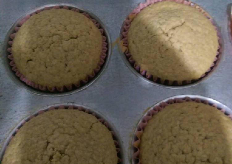 Steps to Prepare Any-night-of-the-week Cupcake de avena y vainilla