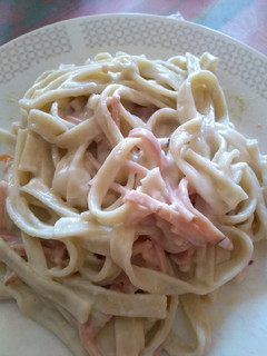 Una foto de Fideos naturales en salsa blanca