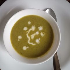A picture of Creamedpumpkin,carrot and spinach soup #authormarathoni,#4weekly.