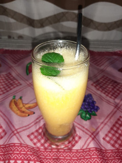Una foto de Cóctel de durazno con vodka