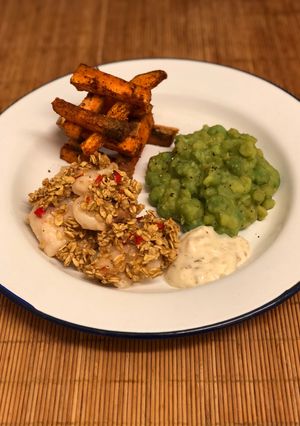 A picture of Cod cheek “fish & chips” w/ wasabi mushy peas 🐟🍟.