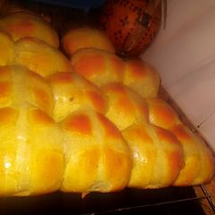 A picture of Hot cross buns.