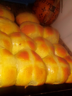 A picture of Hot cross buns.