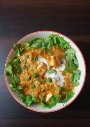 A picture of Matar paneer.