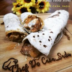 A picture of Jhatpat roti roll.