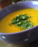Sopa de auyama al curry