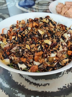 Una foto de Ensalada variada con aguacate