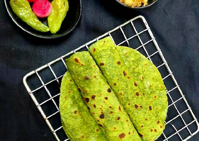 Steps to Prepare Perfect Spinach Missi Roti - Easy Recipes for Beginners