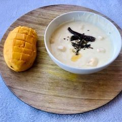 A picture of Mango Raita.