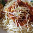 سباغيتي بالصلصة الحمراء 🍝🧀