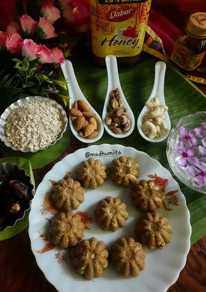 ওটস ড্রাইফ্রুটস হানি সুইট(Oats Dry Fruits Honey Sweet Recipe in Bengali) রেসিপির প্রধান ছবি
