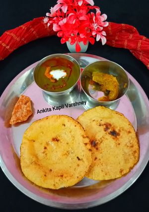 A picture of Sarson Ka Saag with Makki Ki Roti.