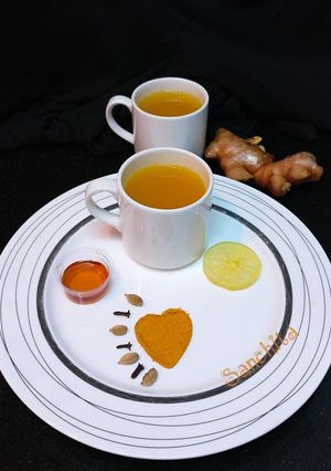 A picture of Turmeric Tea Tonic - Immunity Booster.