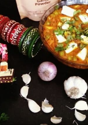A picture of Restaurant style paneer butter masala.