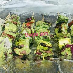 A picture of Hariyali paneer tikka.