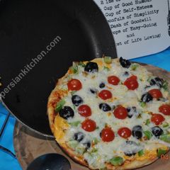 A picture of No Oven Pizza  پتیزا تابه ای.