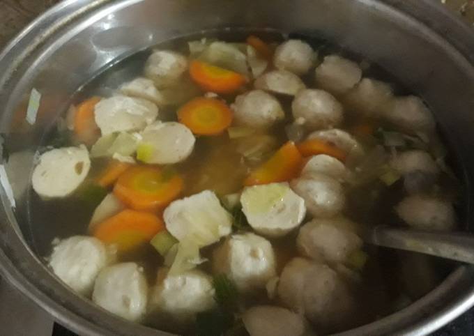 Sop sayur bakso