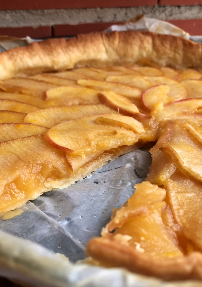 Una foto de Tarta de manzana y albaricoque ligera