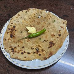 A picture of Mooli paratha.