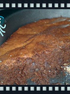Una foto de Brownie (con trozos de chocolate blanco)