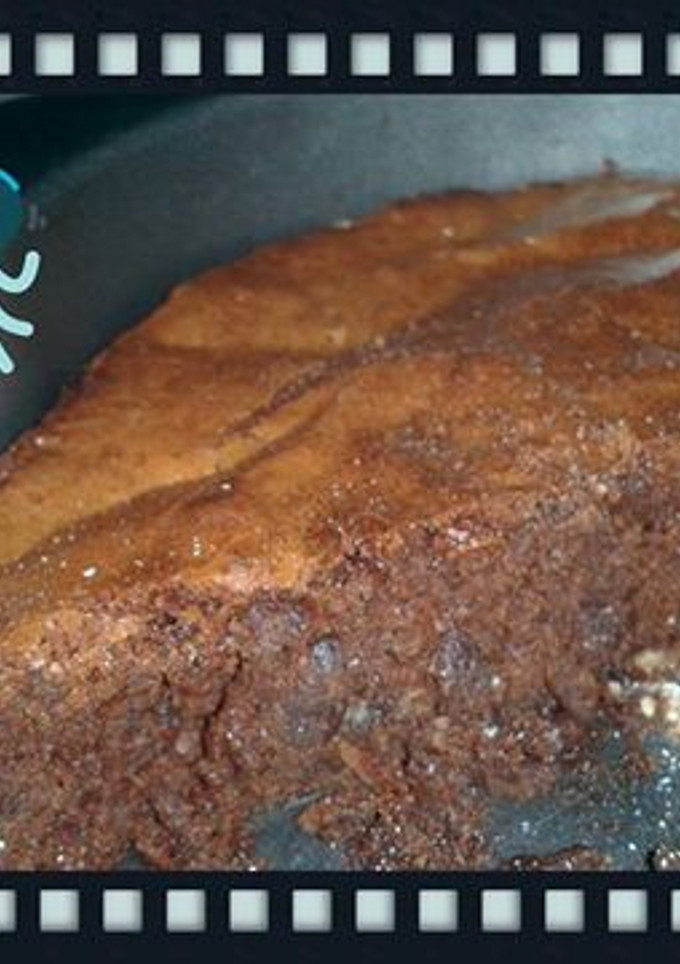 Una foto de Brownie (con trozos de chocolate blanco)