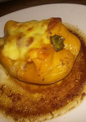 Una foto de Don locote amarillo relleno con atún