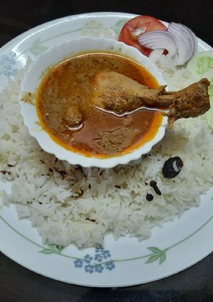 मालवणी चिकन आणि जिरा मसाला राईस (Malvani Chicken Jeera Rice Recipe In Marathi) रेसिपी चे मुख्य फोटो 