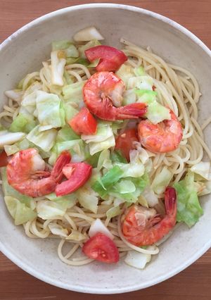 A picture of Cabbage, Prawns and Tomato pasta.