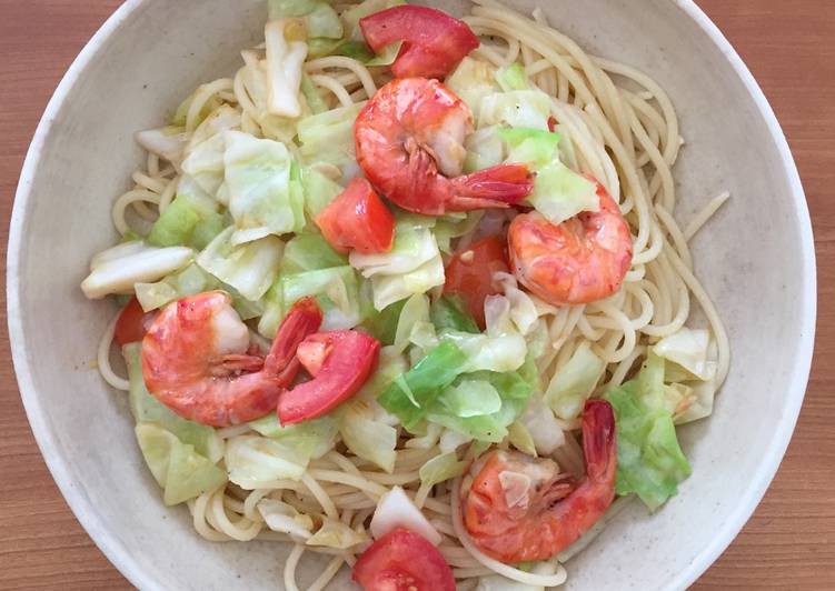 Cabbage, Prawns and Tomato pasta
