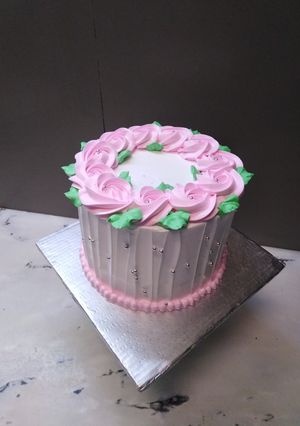 A picture of 8 inch tall chocolate brownie cake.