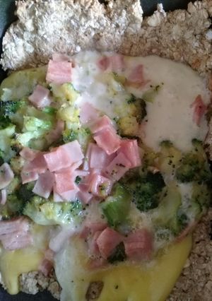 Una foto de Relleno para tarta con brócoli y jamón😶