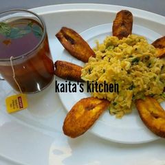 A picture of Scramble egg with plantain and tea.