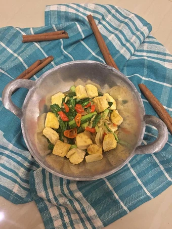 Cara Mudah Menyiapkan Resep Oseng tahu sawi putih rebon saos tiram yang Menggugah Selera Anti Ribet, Menggugah Selera