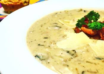 Easy Fast Cooking Cream of Mushroom Soup with Parmesan Cheese and Applewood Smoked Bacon Restaurant Style