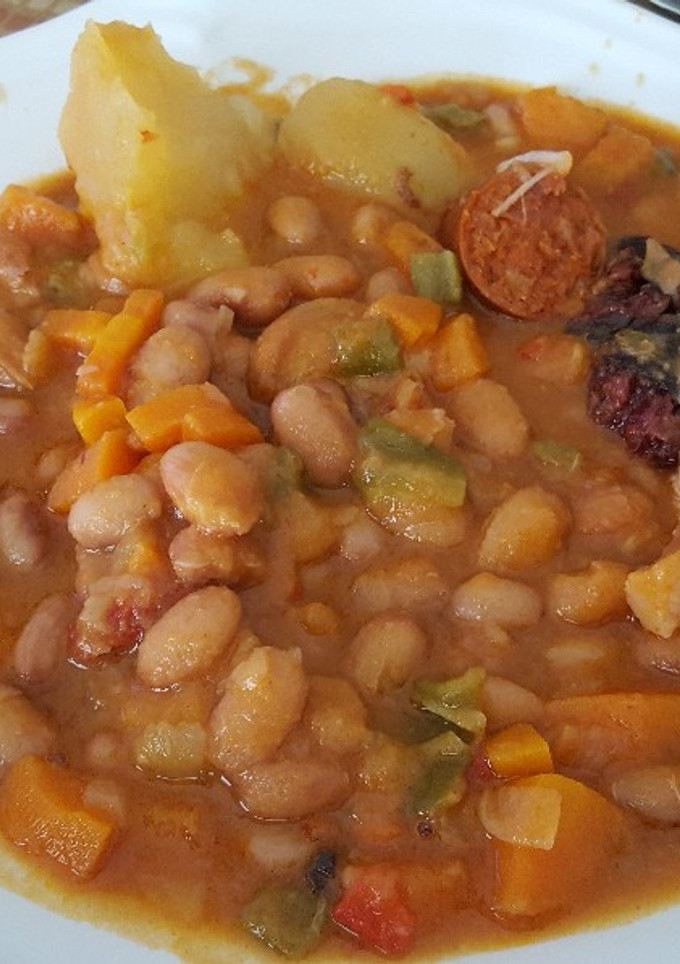Una foto de Alubias pintas con compango rico rico de la Brigada Espartana