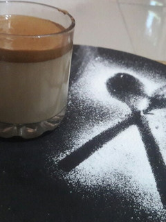 દાલગોના કોફી (Dalgona coffee recipe in gujrati) રેસીપી મુખ્ય ફોટો