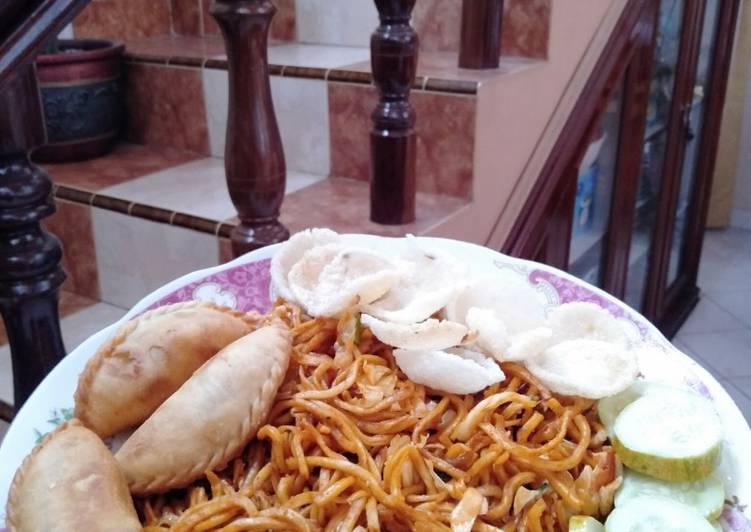 Cara Gampang Menyiapkan Mie goreng kuning, Bisa Manjain Lidah