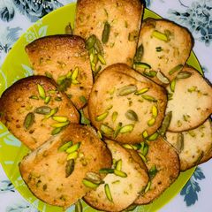 A picture of Pistachio cookies.