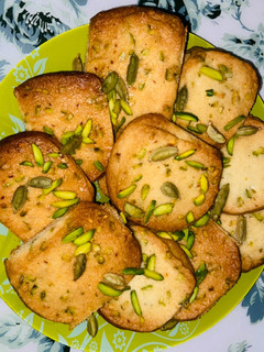 A picture of Pistachio cookies.