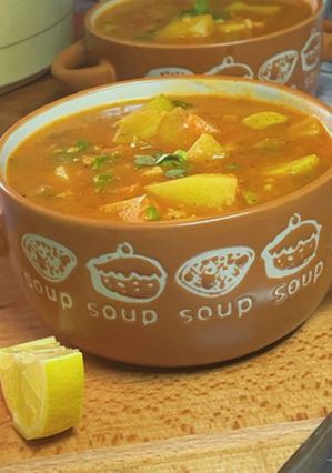 صورة لوصفة شوربة خضار بصوص الليمون